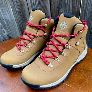 Columbia women’s newton ridge hiking boots
